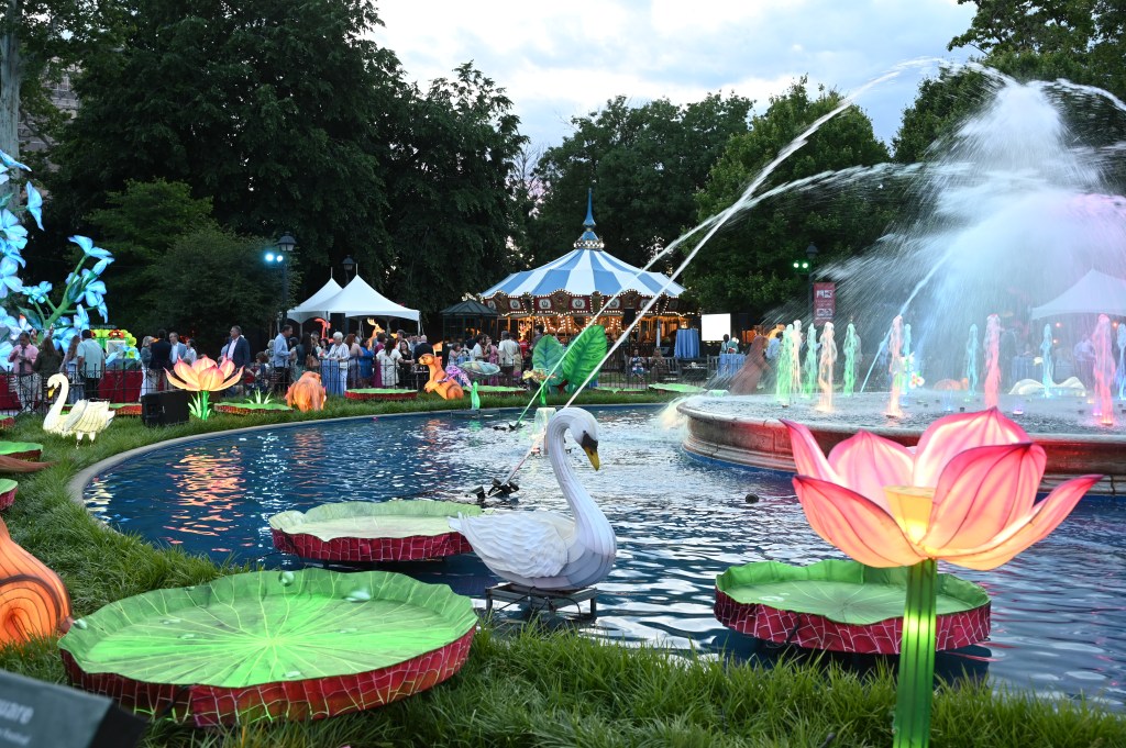 An Evening in Franklin Square & Chinese Lantern Sneak Peek